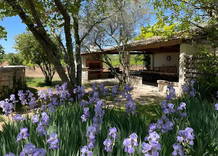 - L'oustalet Apartmán Le Garn